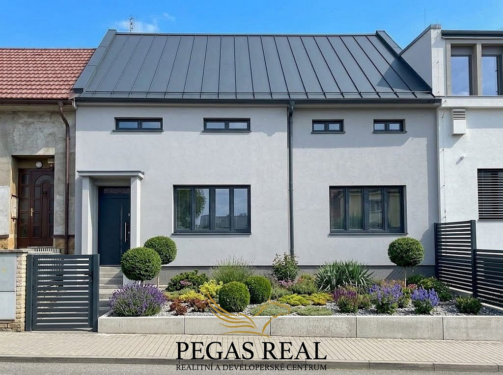 Prodej domu 120 m² s pozemkem 729 m² – fotografie 2