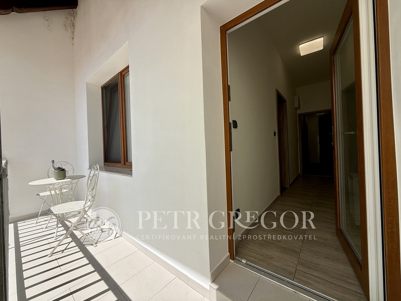 Pronájem bytu 1+kk 25 m² – fotografie 3