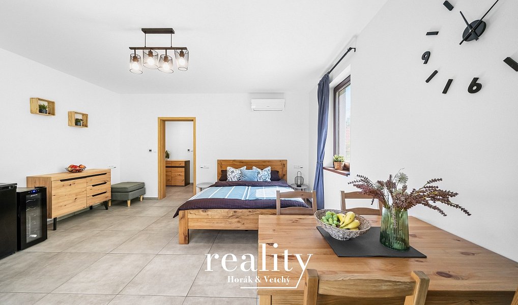 Prodej domu 205 m² s pozemkem 370 m², Perná – náhled fotky 9