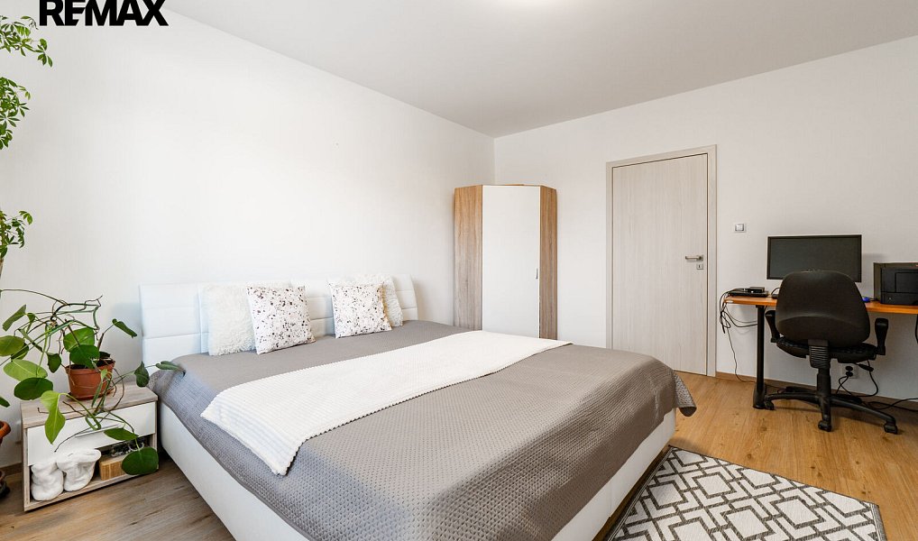 Prodej domu 163 m² s pozemkem 1 205 m², Šestajovice – náhled fotky 13