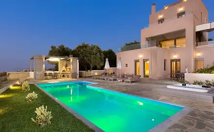 Prodej vily 300 m² s pozemkem 3 200 m², Rethimno, Kréta, Řecko