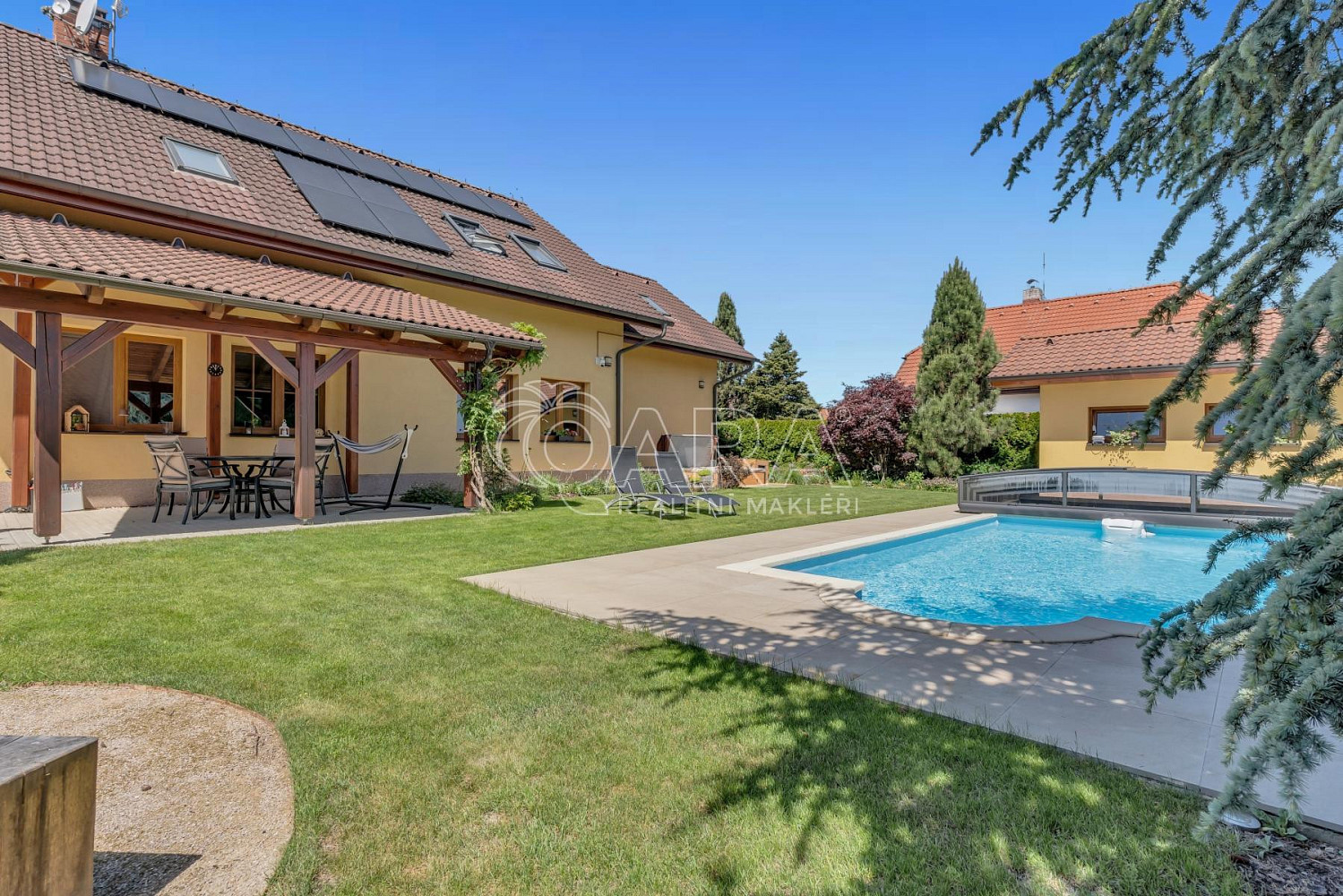 Prodej domu 255 m² s pozemkem 775 m²