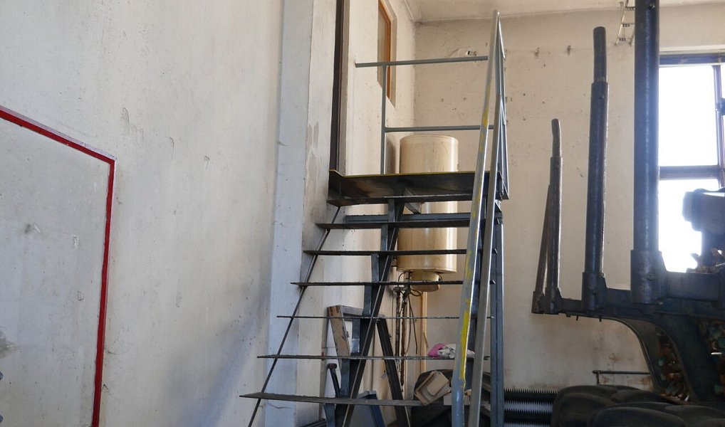 Prodej výrobních prostor 3 983 m², Moravec – náhled fotky 28