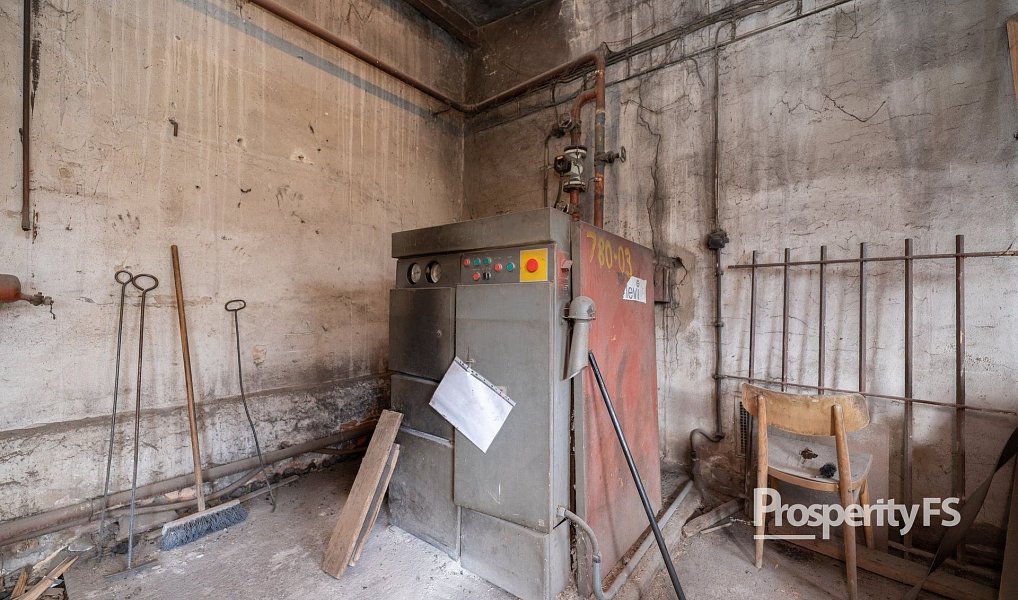 Prodej kanceláře 475 m², Okna – náhled fotky 22