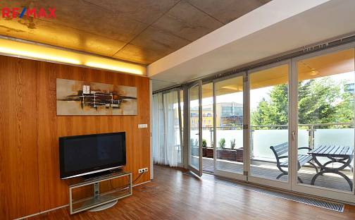 Pronájem bytu 2+kk 50 m², Ocelářská, Praha 9 - Vysočany