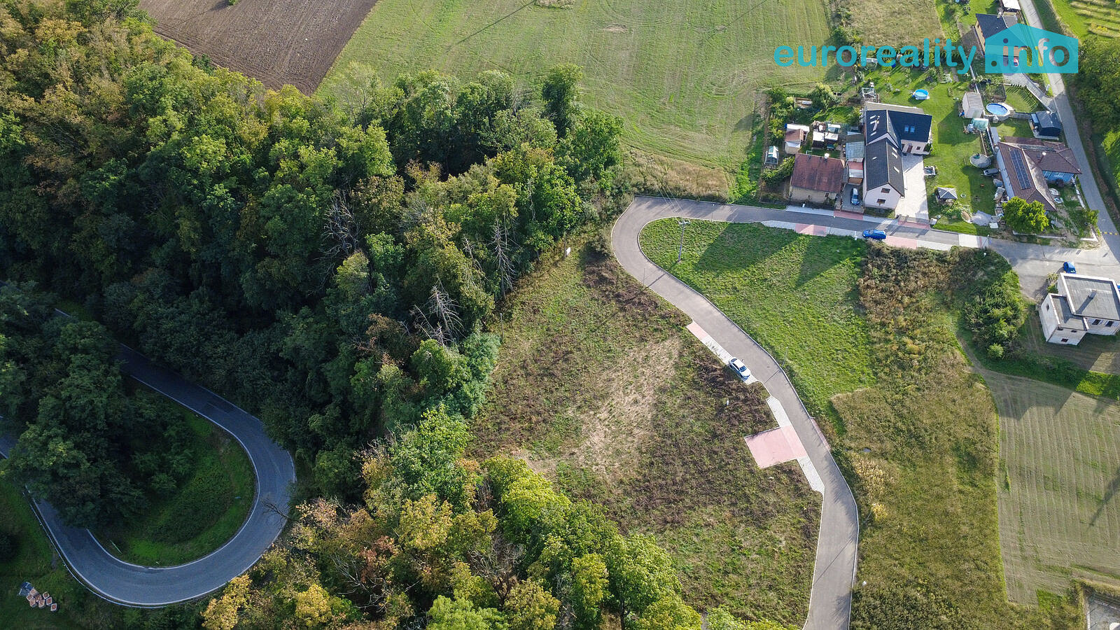 Prodej stavebního pozemku 1 211 m² – fotografie 5