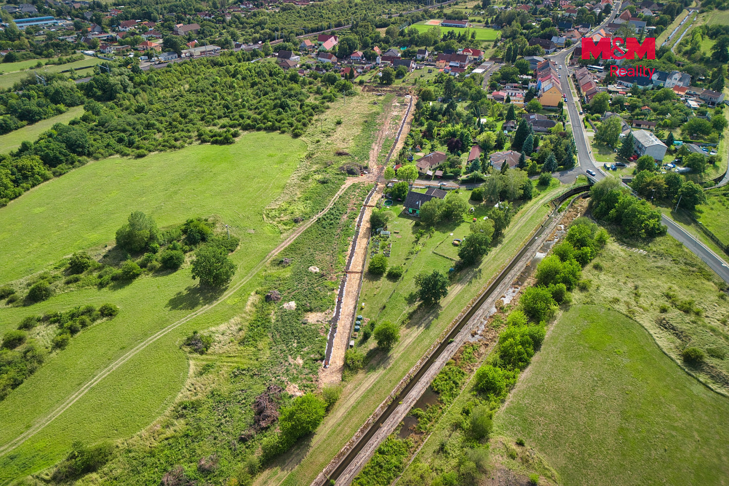 Prodej stavebního pozemku 1 077 m² – fotografie 4