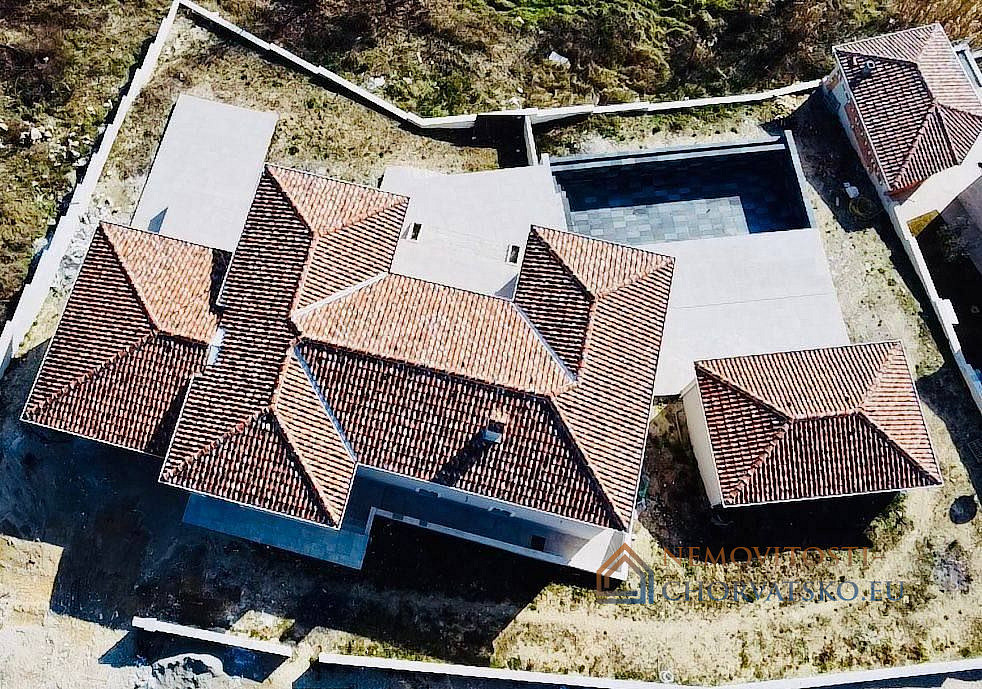 Prodej domu 300 m² s pozemkem 1 200 m² - Więcej