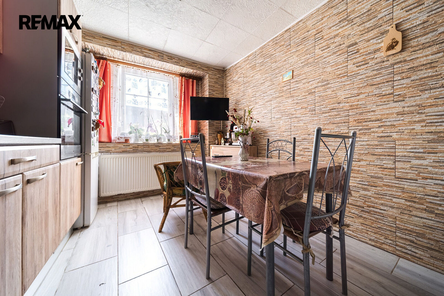 Prodej domu 280 m² s pozemkem 1 208 m² – fotografie 4