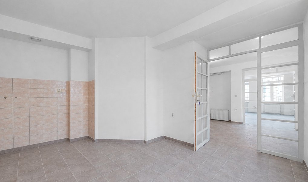 Pronájem kanceláře 124 m², Praha – náhled fotky 4