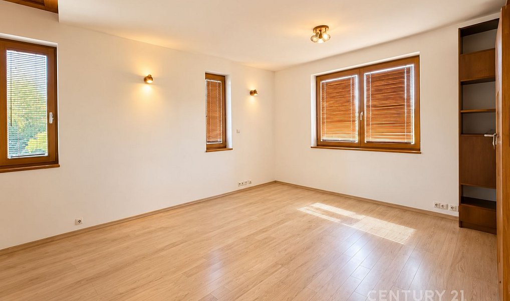 Prodej domu 258 m² s pozemkem 1 073 m², Blovice – náhled fotky 37