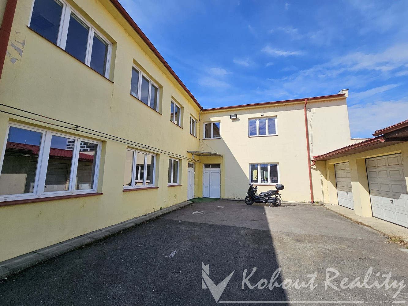 Pronájem kanceláře 105 m² — photo 4