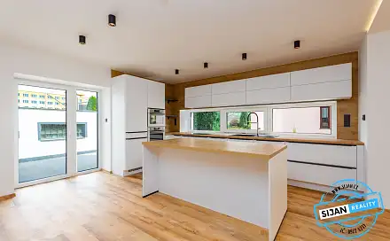 Pronájem bytu 3+kk 98 m²