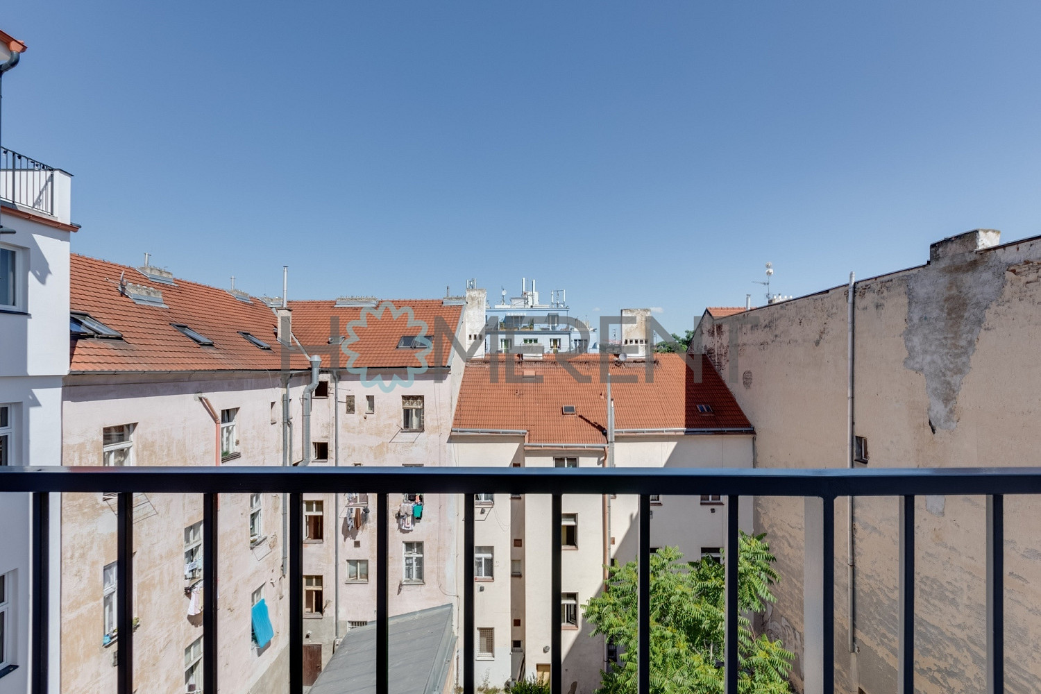 Pronájem bytu 2+kk 42 m² – pohled 6