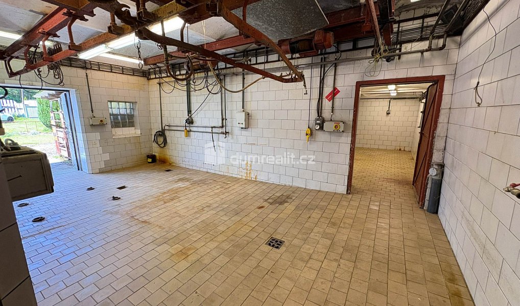 Prodej domu 505 m² s pozemkem 4 038 m², Zvěstov – náhled fotky 16