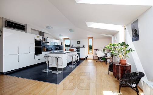 Prodej bytu 4+kk 135 m², Uhříněveská, Průhonice, okres Praha-západ