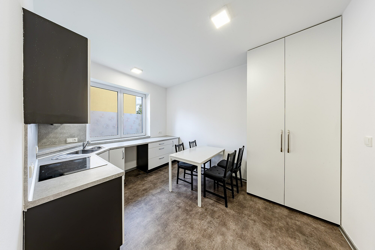 Pronájem bytu 2+1 49 m² – fotografie 3