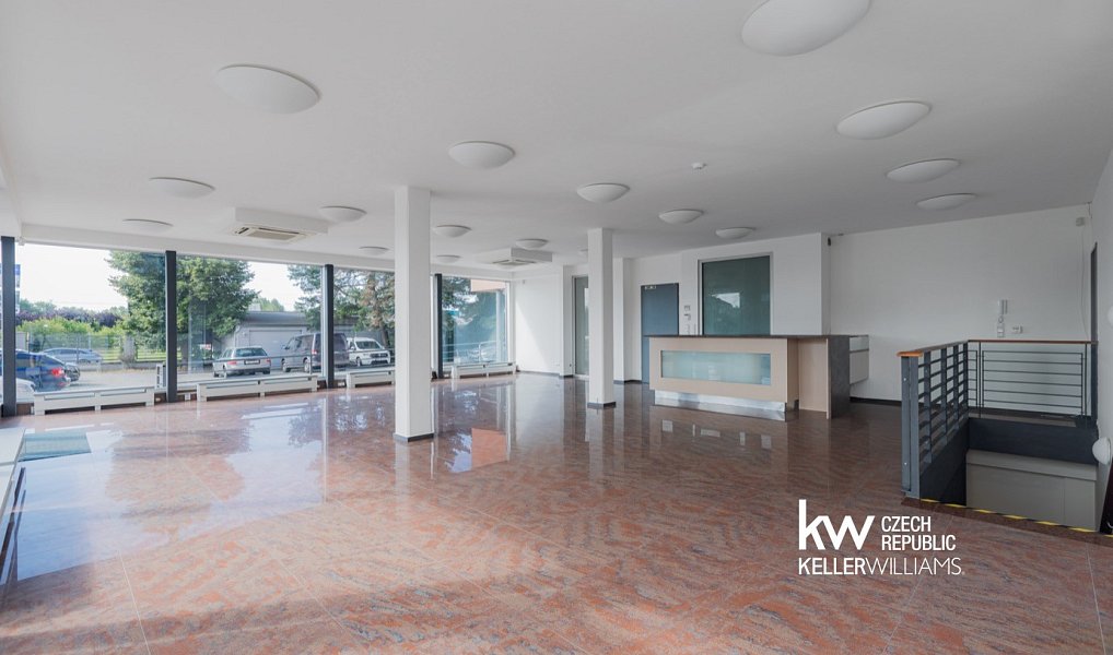 Pronájem obchodních prostor 325 m², Praha – náhled fotky 3