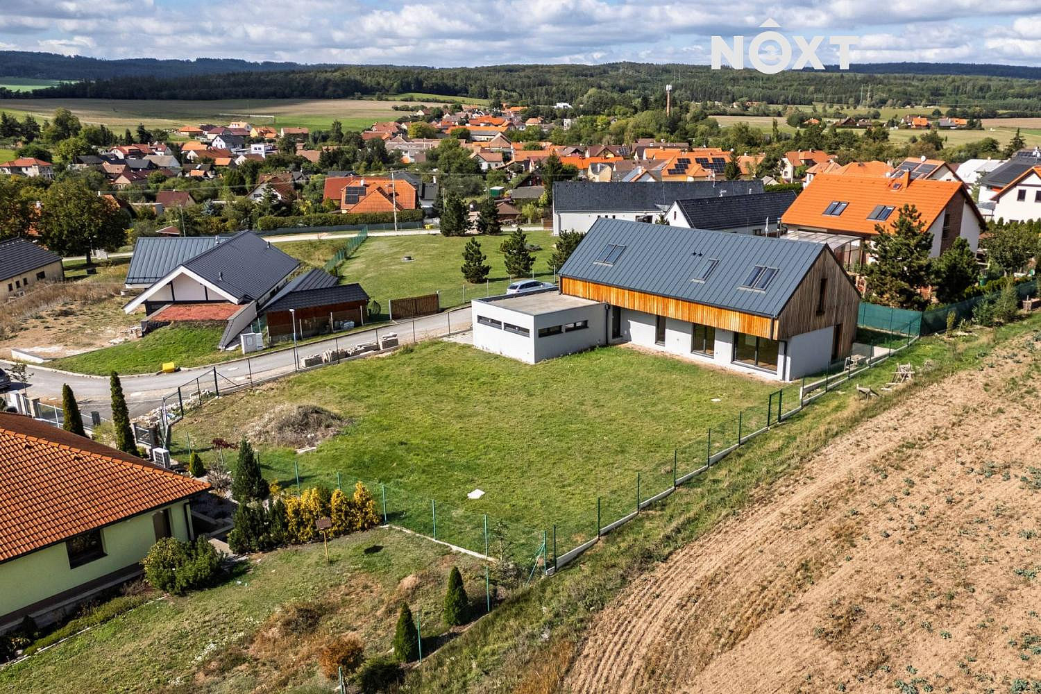 Prodej domu 214 m² s pozemkem 1 127 m² – fotografie 4