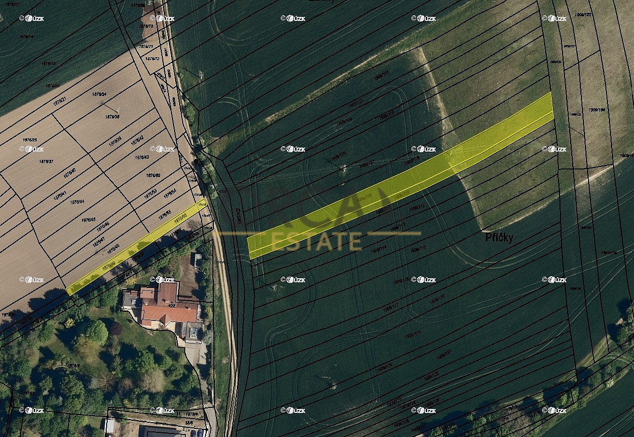 Prodej pole 1 107 m², Nesovice