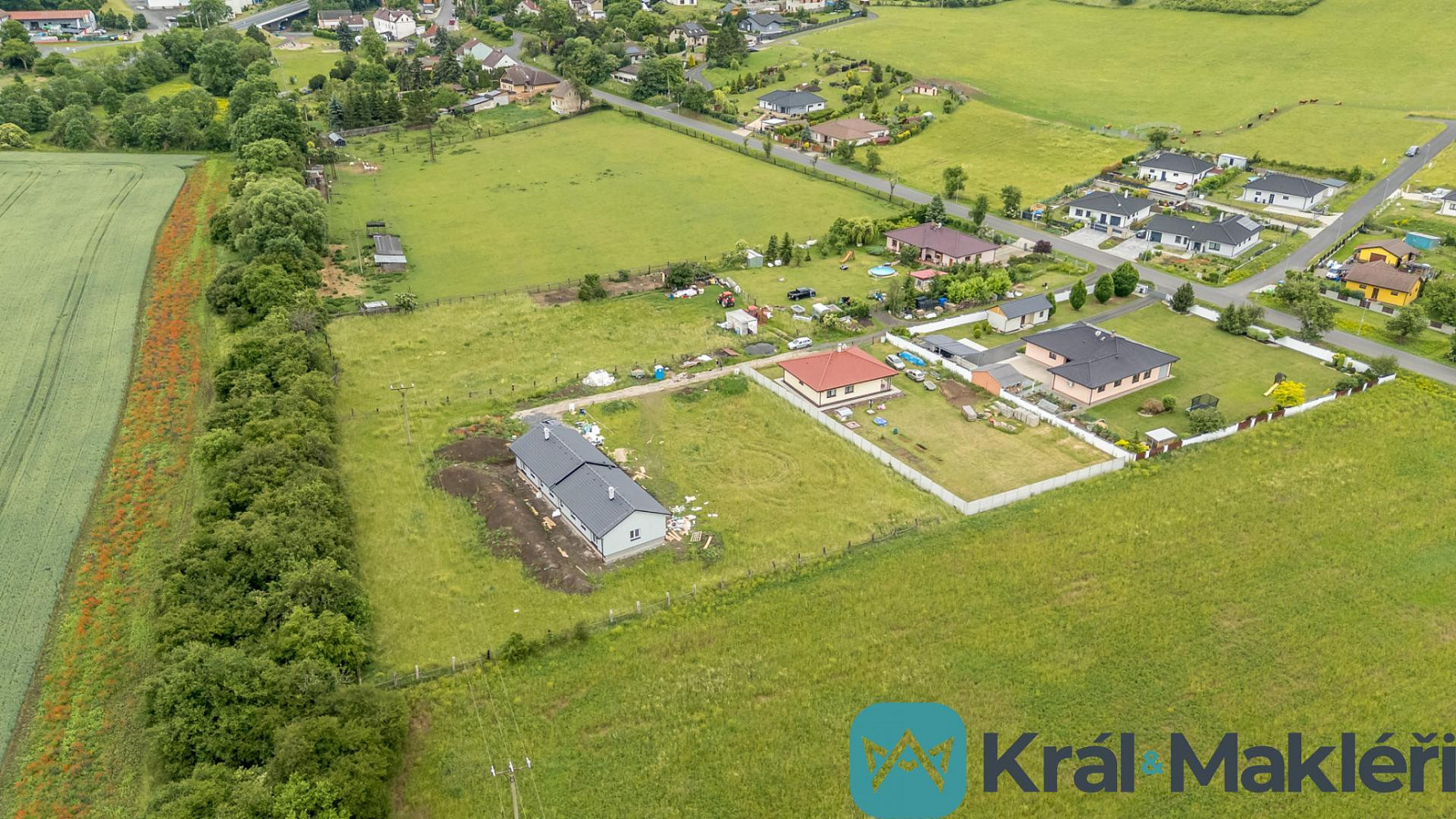 Prodej stavebního pozemku 1 500 m² – fotografie 2