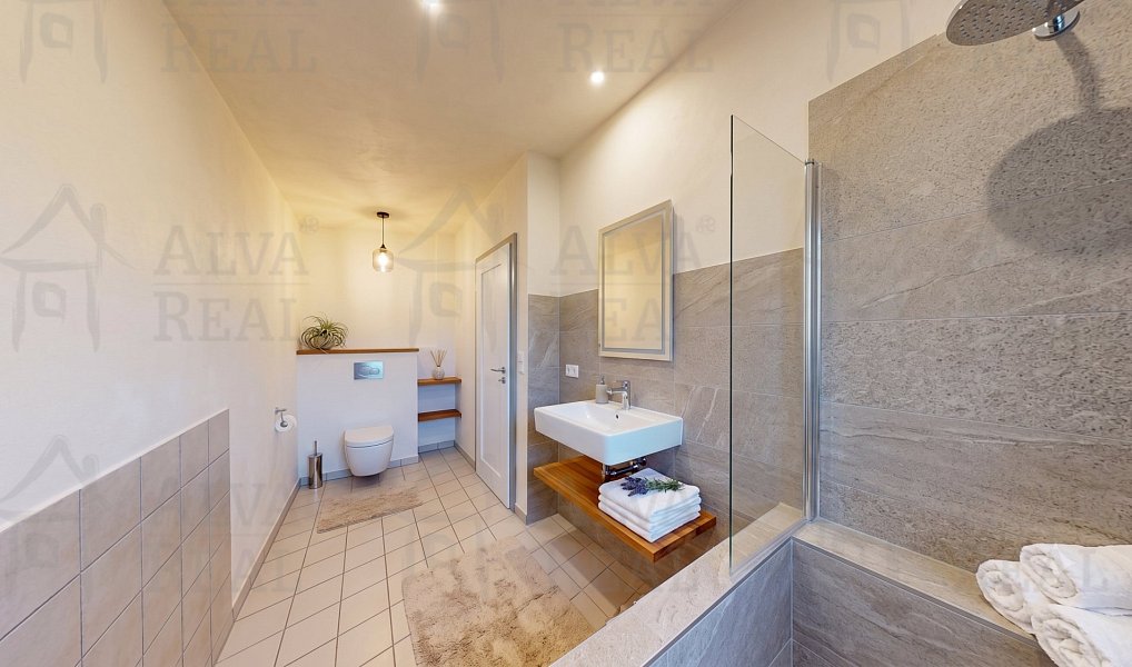 Prodej domu 370 m² s pozemkem 843 m², Stavěšice – náhled fotky 15