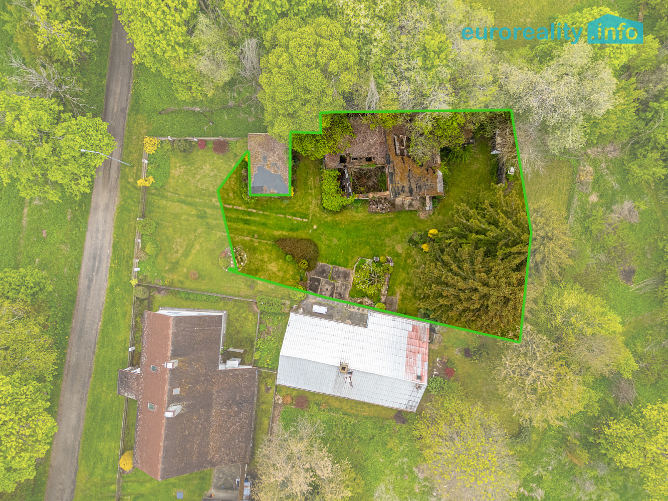 Prodej stavebního pozemku 691 m² – pohled 3