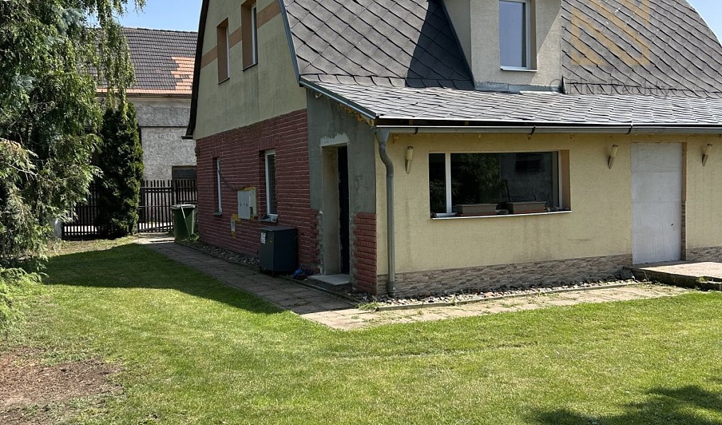 Prodej domu 196 m² s pozemkem 1 929 m², Lukavec – náhled fotky 2
