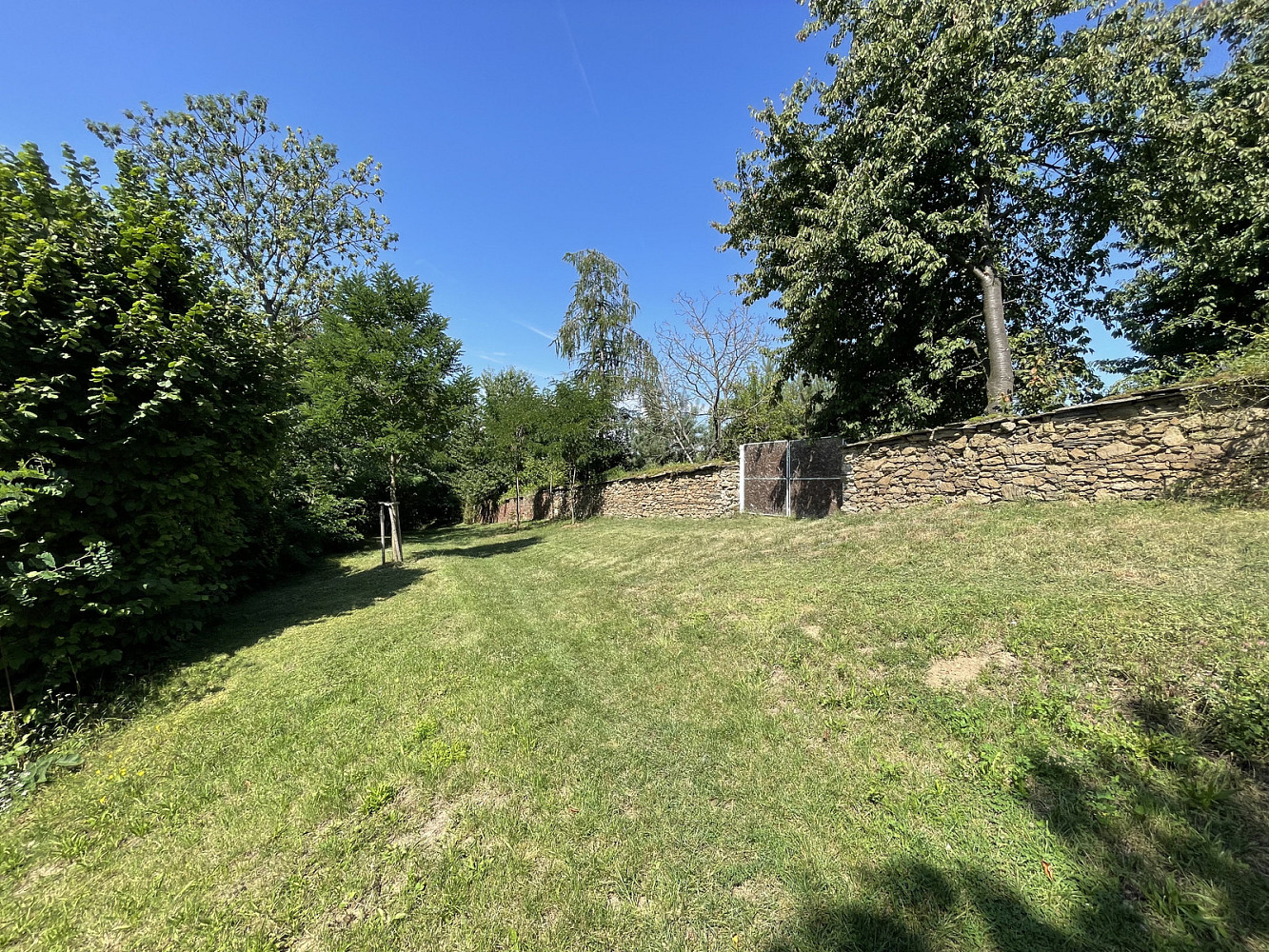 Prodej stavebního pozemku 1 000 m² – fotografie 5
