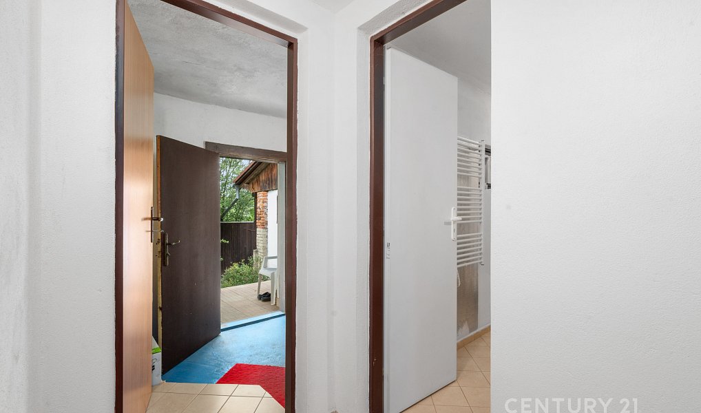 Prodej chaty/chalupy 310 m² s pozemkem 2 159 m², Kněževes – náhled fotky 13