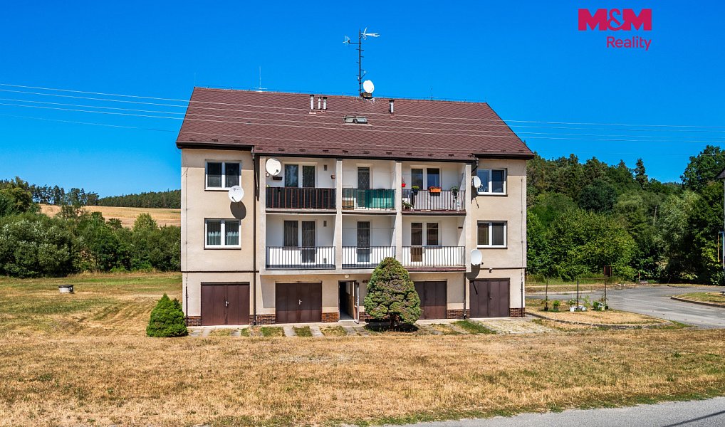 Prodej bytu 4+1 80 m², Jesenice – náhled fotky 2