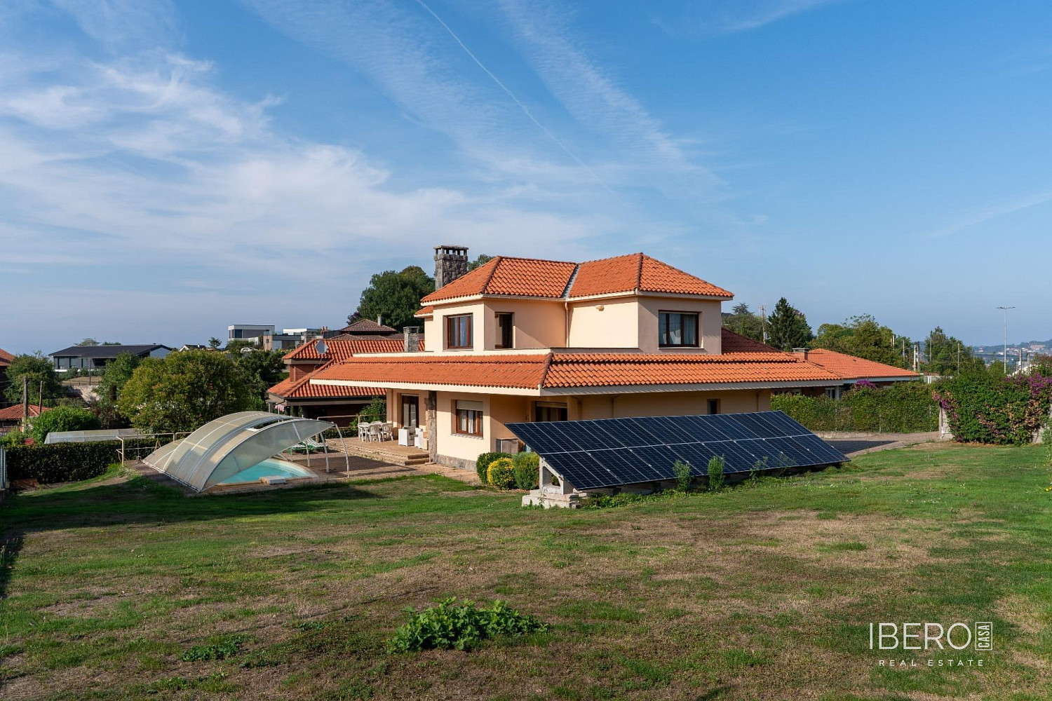 Prodej domu 250 m² s pozemkem 1 355 m²