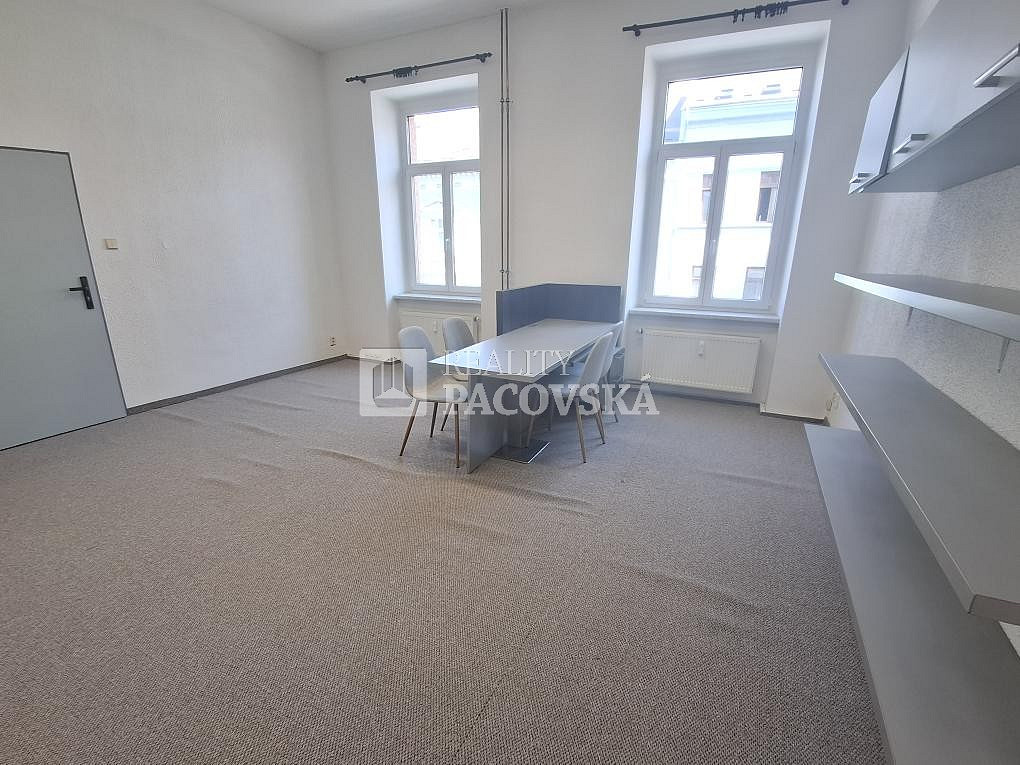 Pronájem kanceláře 28 m² – fotografie 4