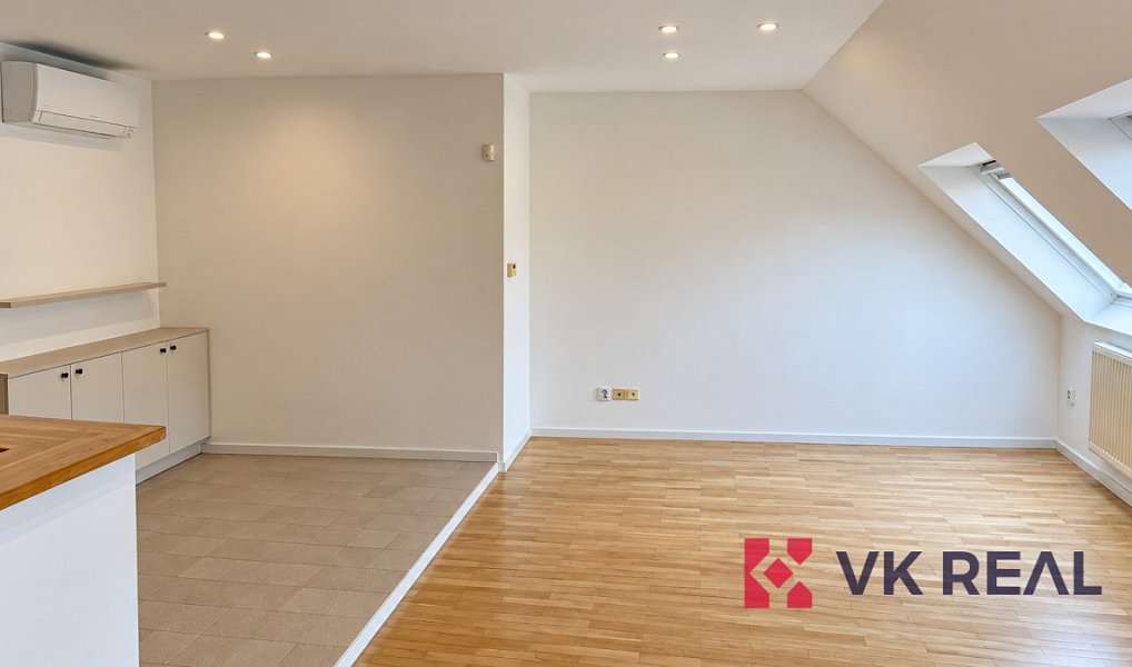 Pronájem bytu 2+kk 61 m², Praha – náhled fotky 2