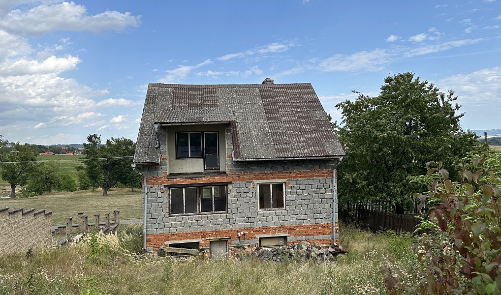 Prodej domu 257 m² s pozemkem 711 m², Bezuchov – náhled fotky 2