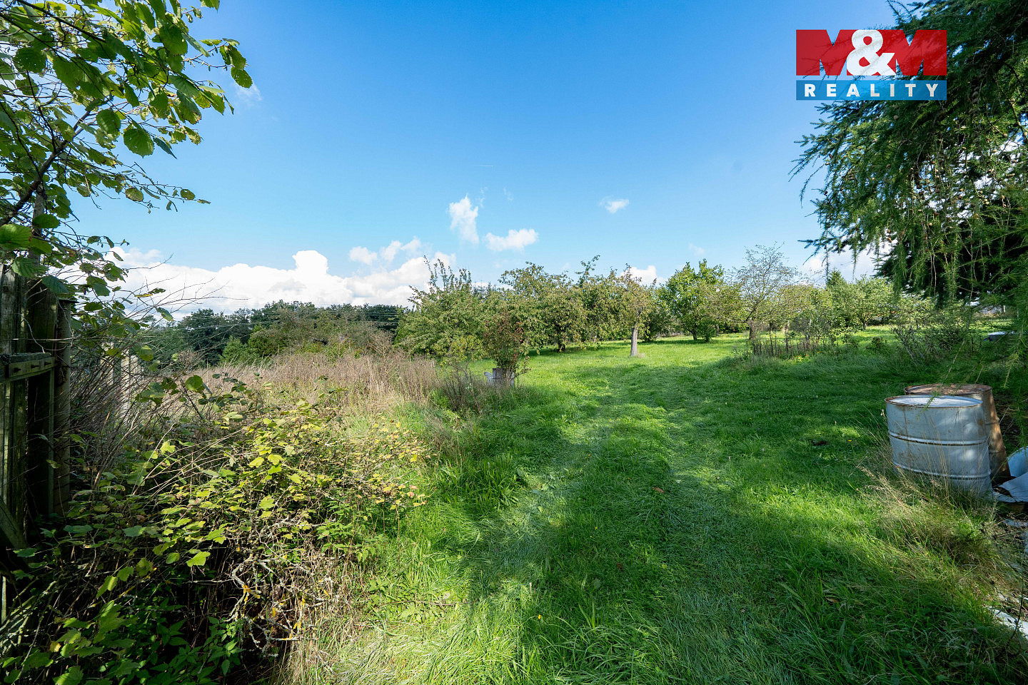 Prodej stavebního pozemku 3 585 m² – fotografie 3