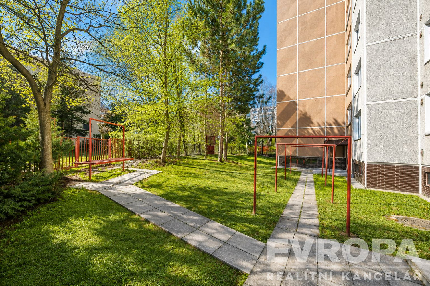 Prodej bytu 3+1 77 m² — photo 3