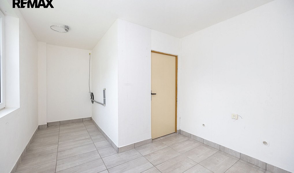 Pronájem obchodních prostor 200 m², Hořice – náhled fotky 22