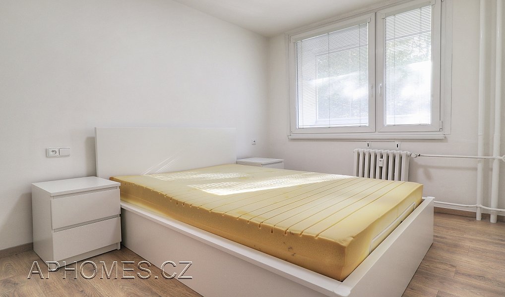 Pronájem bytu 2+kk 40 m², Praha – náhled fotky 3
