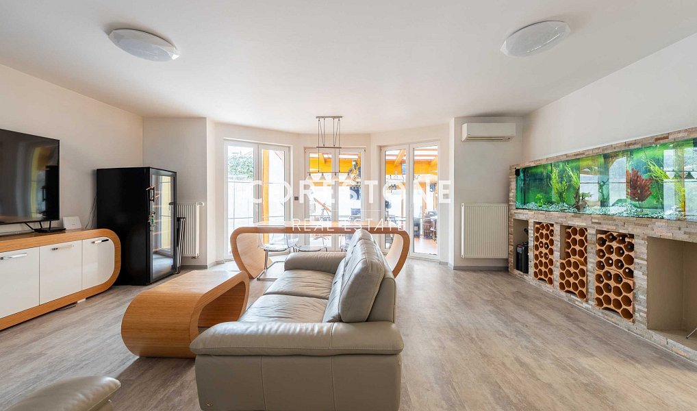 Prodej domu 210 m² s pozemkem 355 m², Hostivice – náhled fotky 2