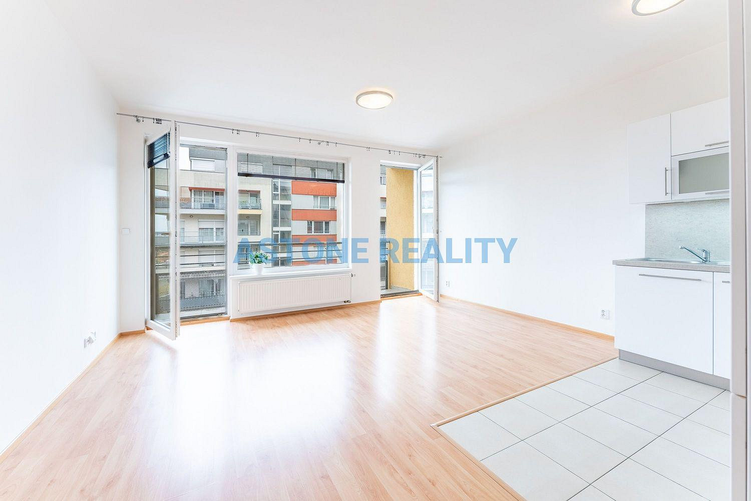 Pronájem bytu 1+kk 42 m² – fotografie 4
