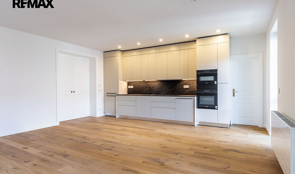 Pronájem bytu 4+kk 130 m², Praha – náhled fotky 2