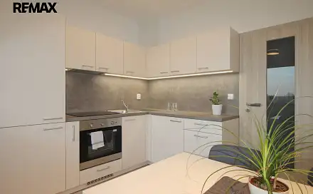 Pronájem bytu 1+kk 27 m², U Kasáren, Pohořelice, okres Brno-venkov
