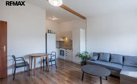Pronájem bytu 2+kk 38 m², Biskupcova, Praha 3 - Žižkov
