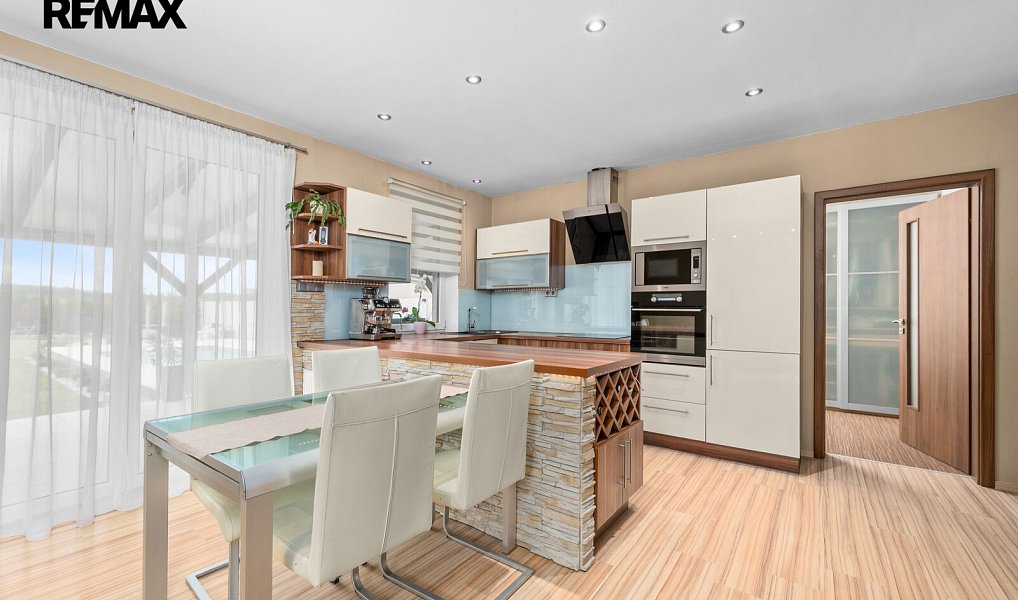 Prodej domu 134 m² s pozemkem 1 409 m², Lišov – náhled fotky 13