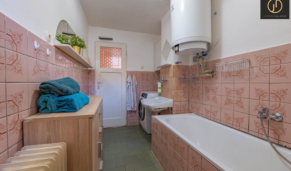 Prodej domu 216 m² s pozemkem 221 m², Hostouň – náhled fotky 11