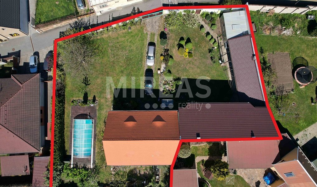 Prodej domu 158 m² s pozemkem 1 592 m², Březno – náhled fotky 38