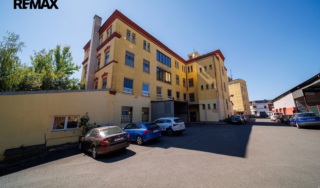 Prodej výrobních prostor 2 350 m², Aš – náhled fotky 3