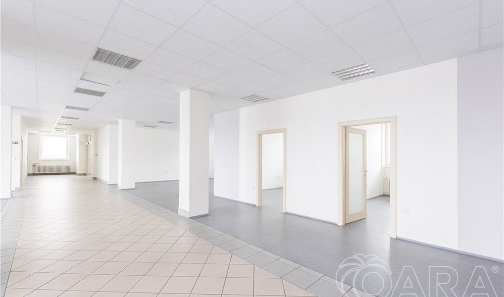 Pronájem kanceláře 549 m², Písek – náhled fotky 12