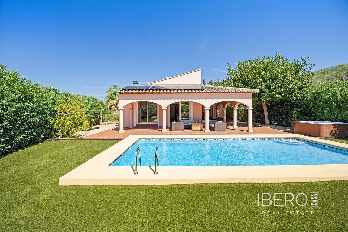 Prodej domu 276 m² s pozemkem 1 132 m² — photo 2
